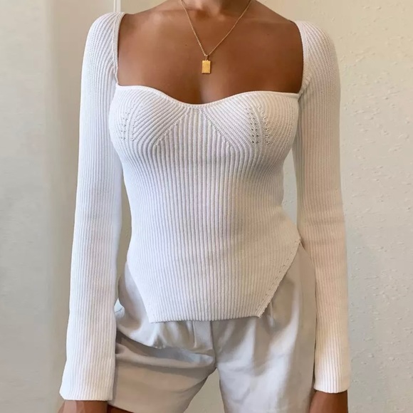 Dresses & Skirts - Top. Sweater. Blouse.